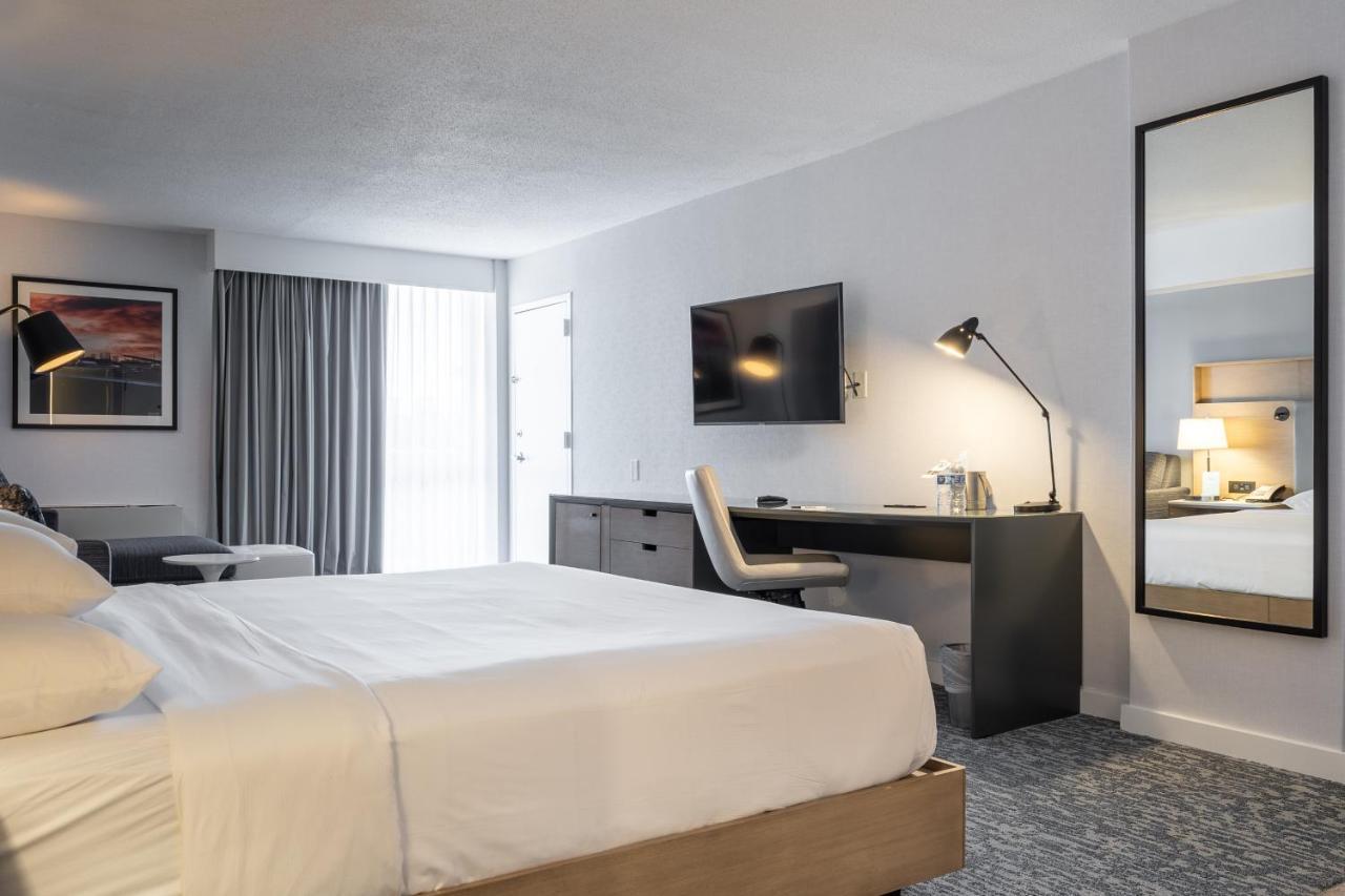 Готель Doubletree By Hilton New York Jfk Airport Екстер'єр фото
