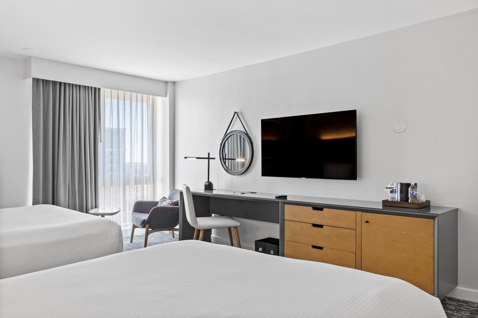 Готель Doubletree By Hilton New York Jfk Airport Екстер'єр фото