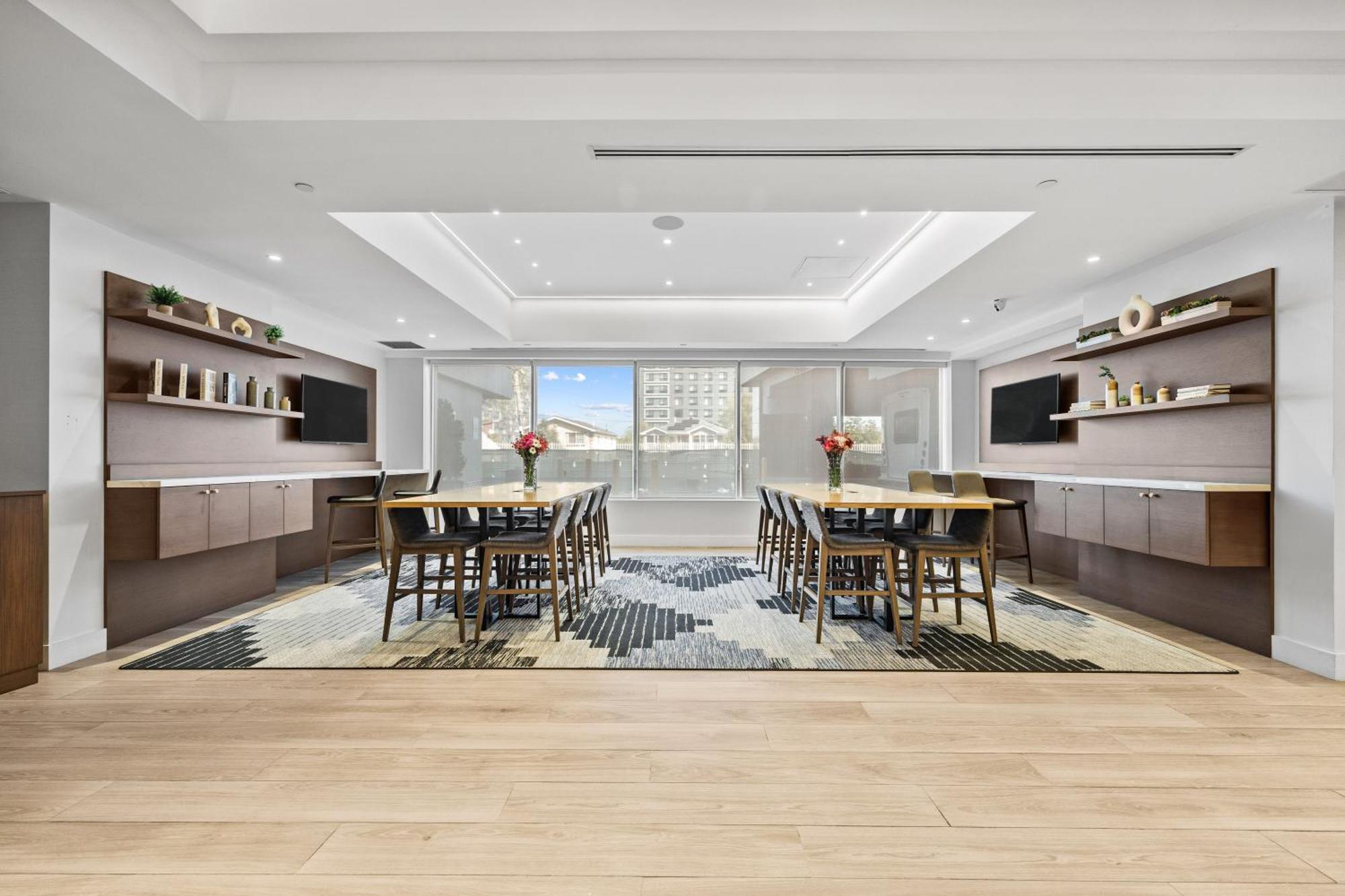 Готель Doubletree By Hilton New York Jfk Airport Екстер'єр фото