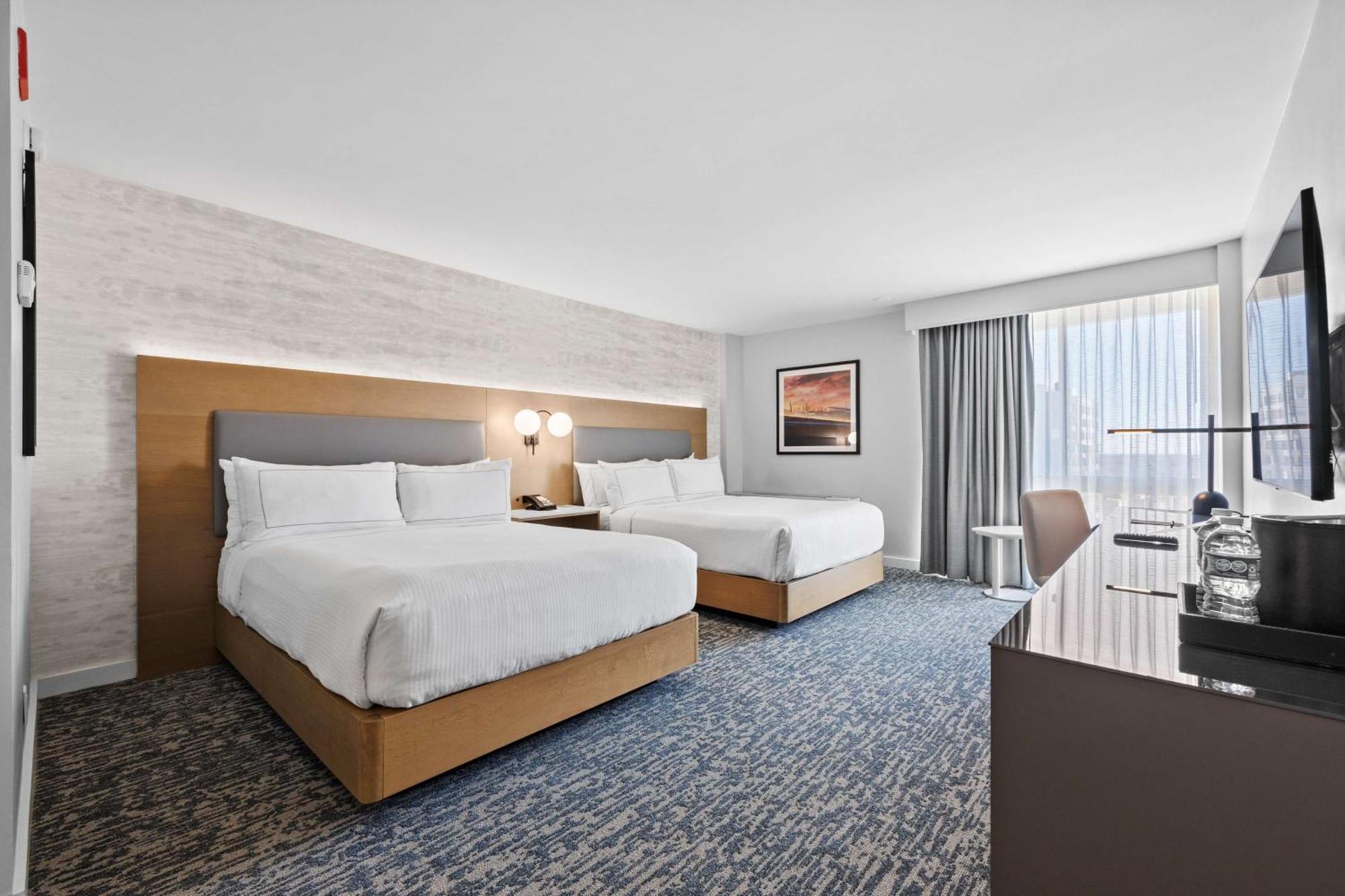 Готель Doubletree By Hilton New York Jfk Airport Екстер'єр фото